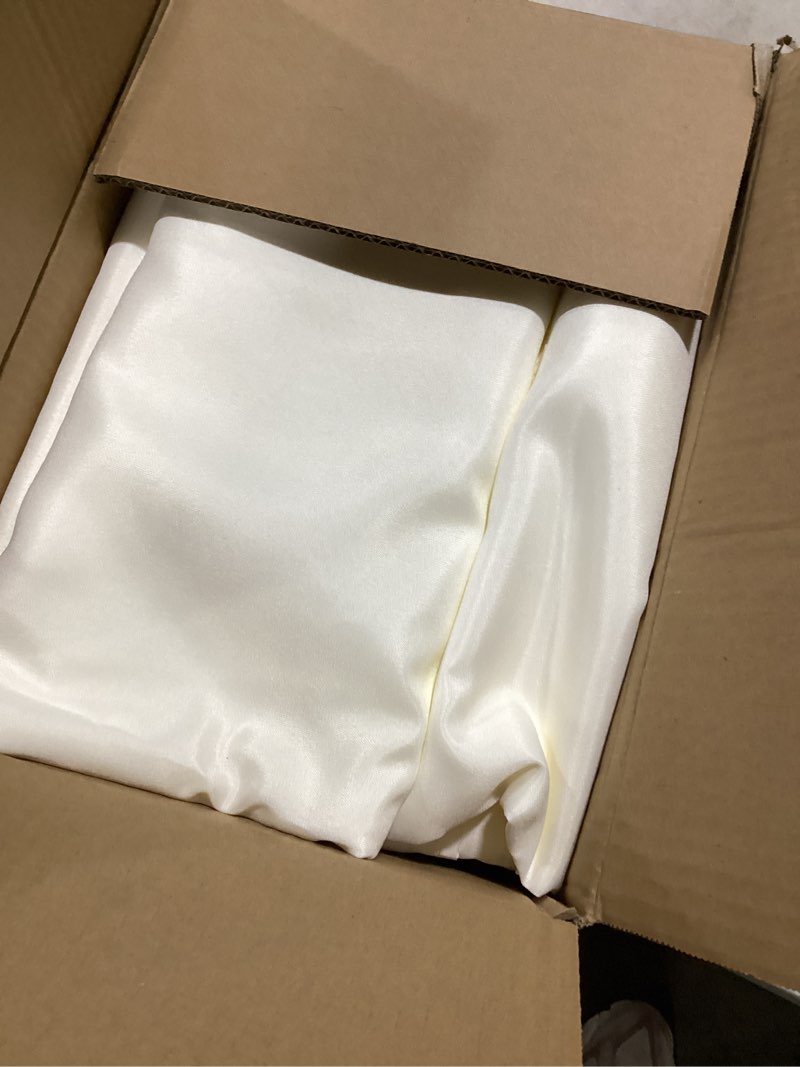 Condition photo showing New/Like New for fitable ivory rectangle tablecloths for 6 foot tables, 6 pack - 70 x 108 inches - stain resistant and washable table clothes, polyester fabric table covers for wedding, party, banquet, buffect ivory 70x108 in, 6 pack