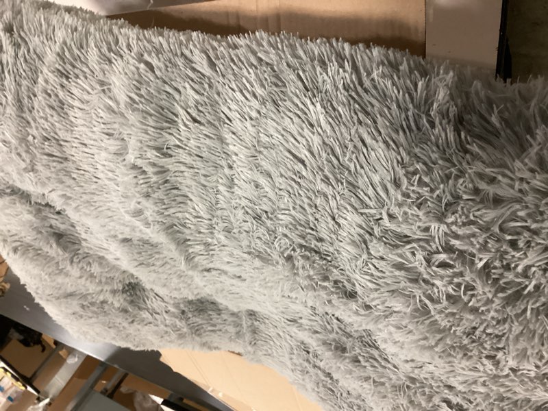 Condition photo showing Good Condition for bedsure extra large dog bed washable, plush calming dog crate beds for large breed, fulffy dogs sleeping mat, anti-slip pet kennel pad, 41" x 29", grey
