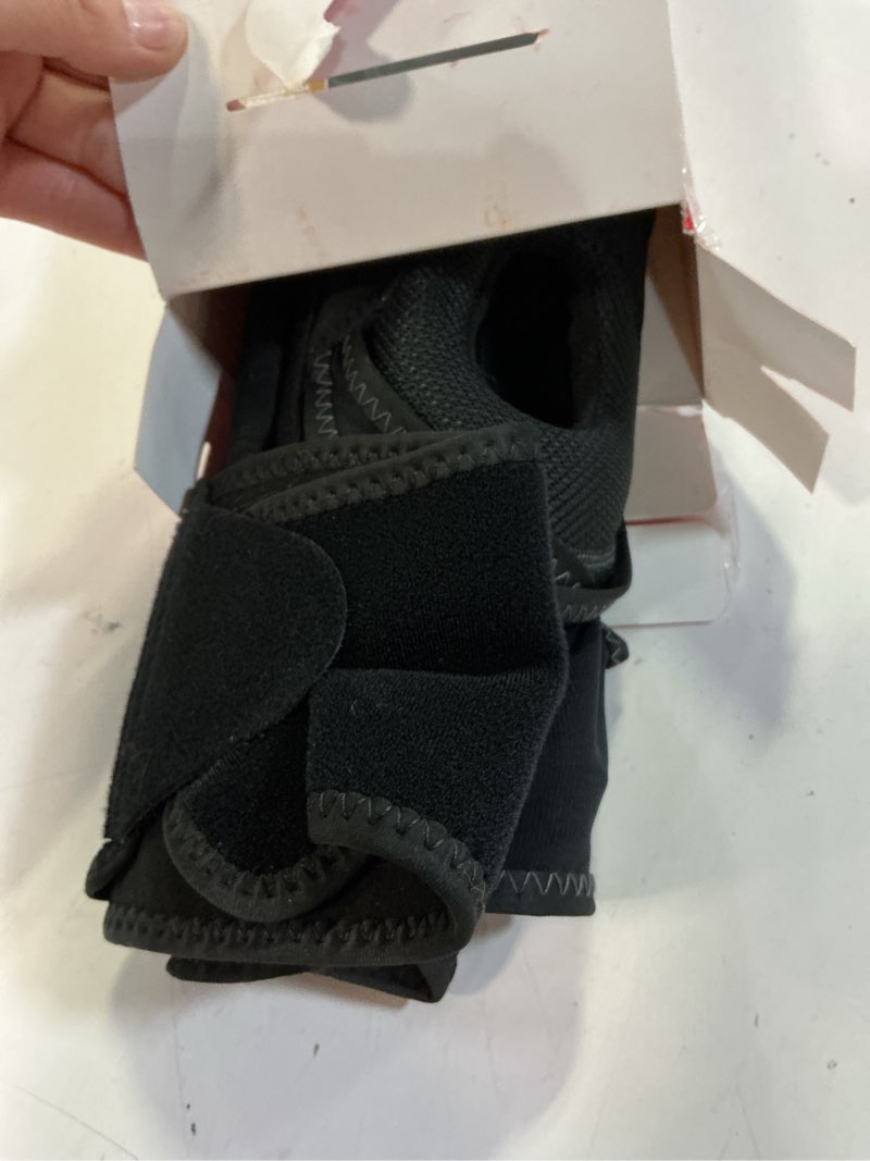 Condition photo showing Good Condition for mueller sports medicine hero™ hinged knee brace, osfm, black