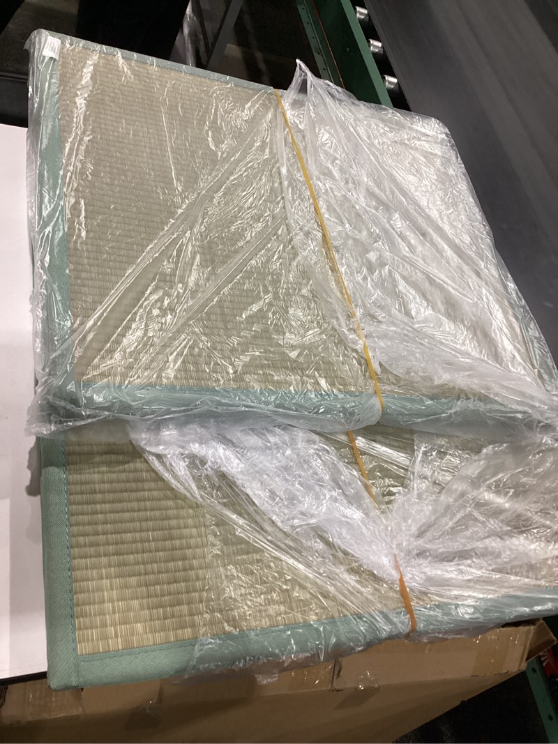 Condition photo showing New/Like New for maxyoyo japanese tatami mat 100% rush grass portable folding mat futon mattress firm traditional floor bed 79"x60"x0.47" queen(79"l x 60"w x 0.5"th)