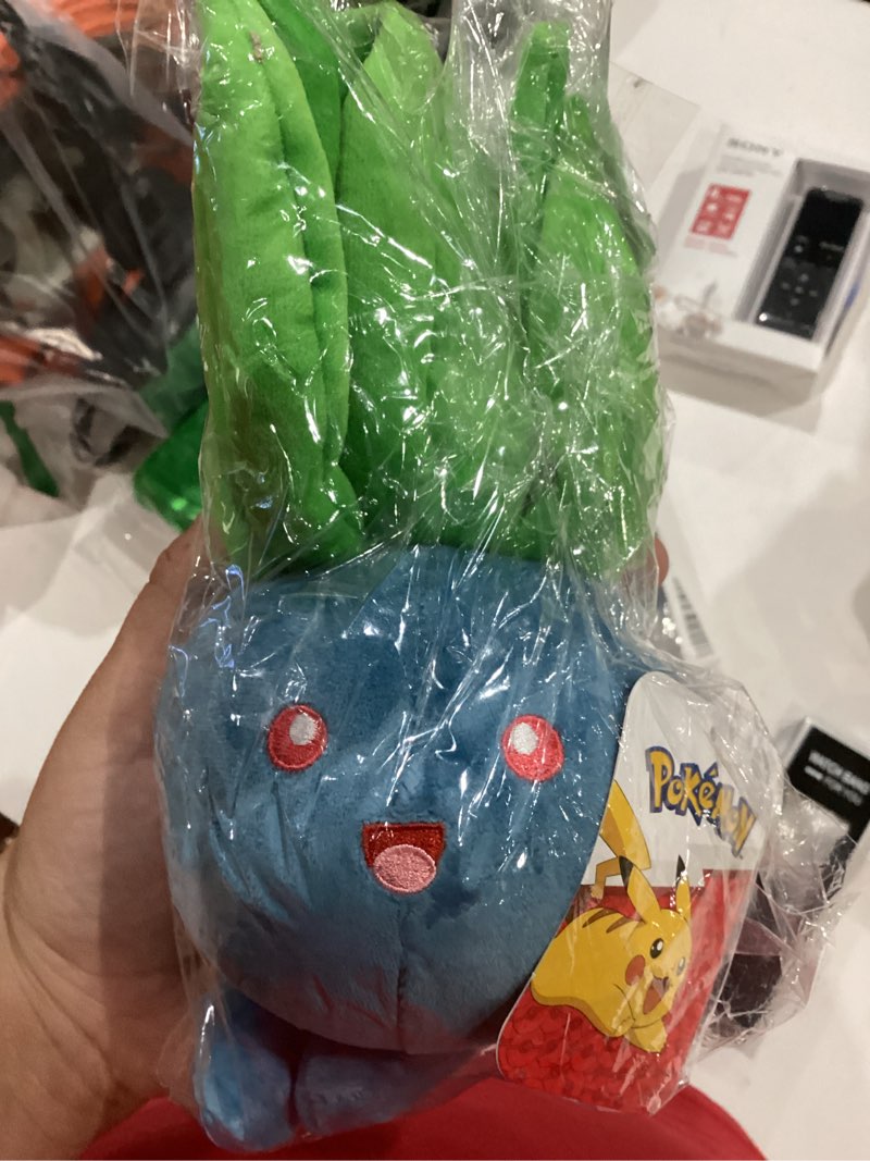 Condition photo showing Good Condition for pokemon plush 20cm - oddish