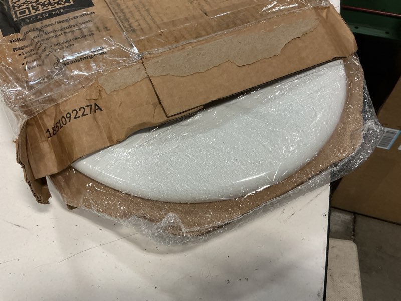 Condition photo showing Good Condition for mayfair linden slow close toilet seat, non slip heavy duty wood, easy install, round, white round traditional hinge