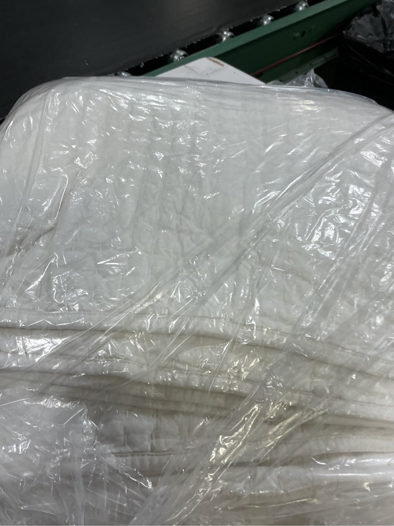 Condition photo showing Good Condition for european linen cotton stitch quilt, king/cal king, ivory