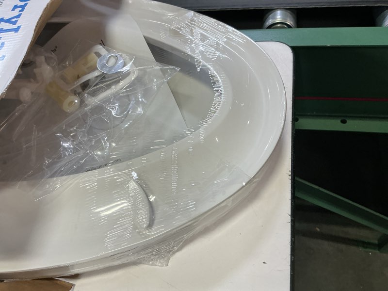 Condition photo showing Good Condition for elongated toilet seat 18.5" - soft close, durable pp oval toilet lid, easy installation & removal, fits most toilet bowl seat (elongated 18.5'')