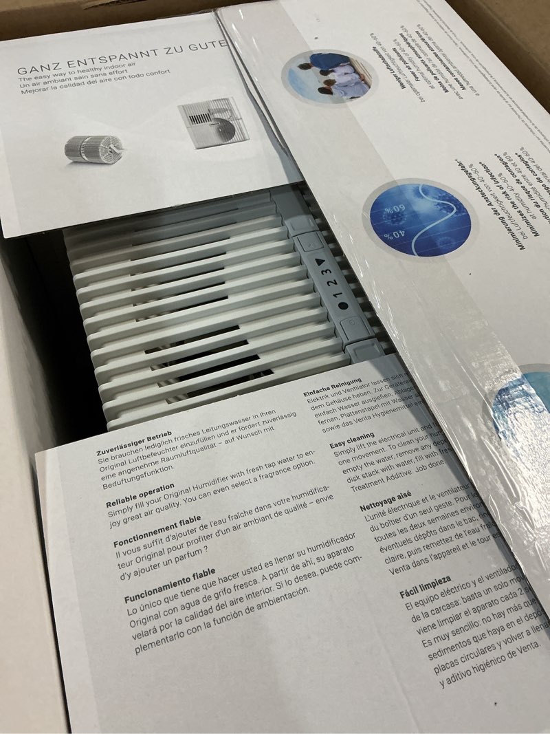 Condition photo showing Good Condition for venta lw45 original humidifier in white - filter-free evaporative humidifier for spaces up to 600 ft² white 600 ft²