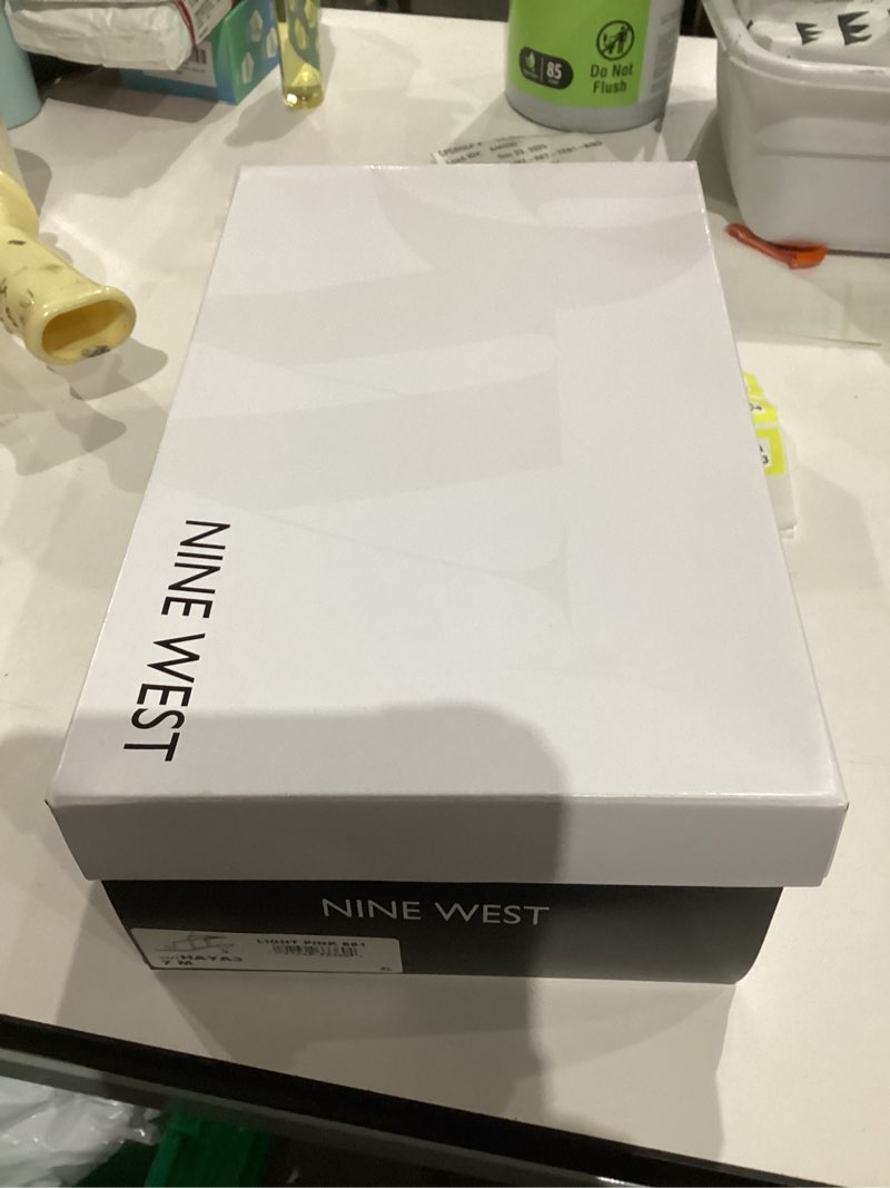 Condition photo showing New/Like New for Nine West Women's Haya Helled Sandal 7 Warm Blush 681