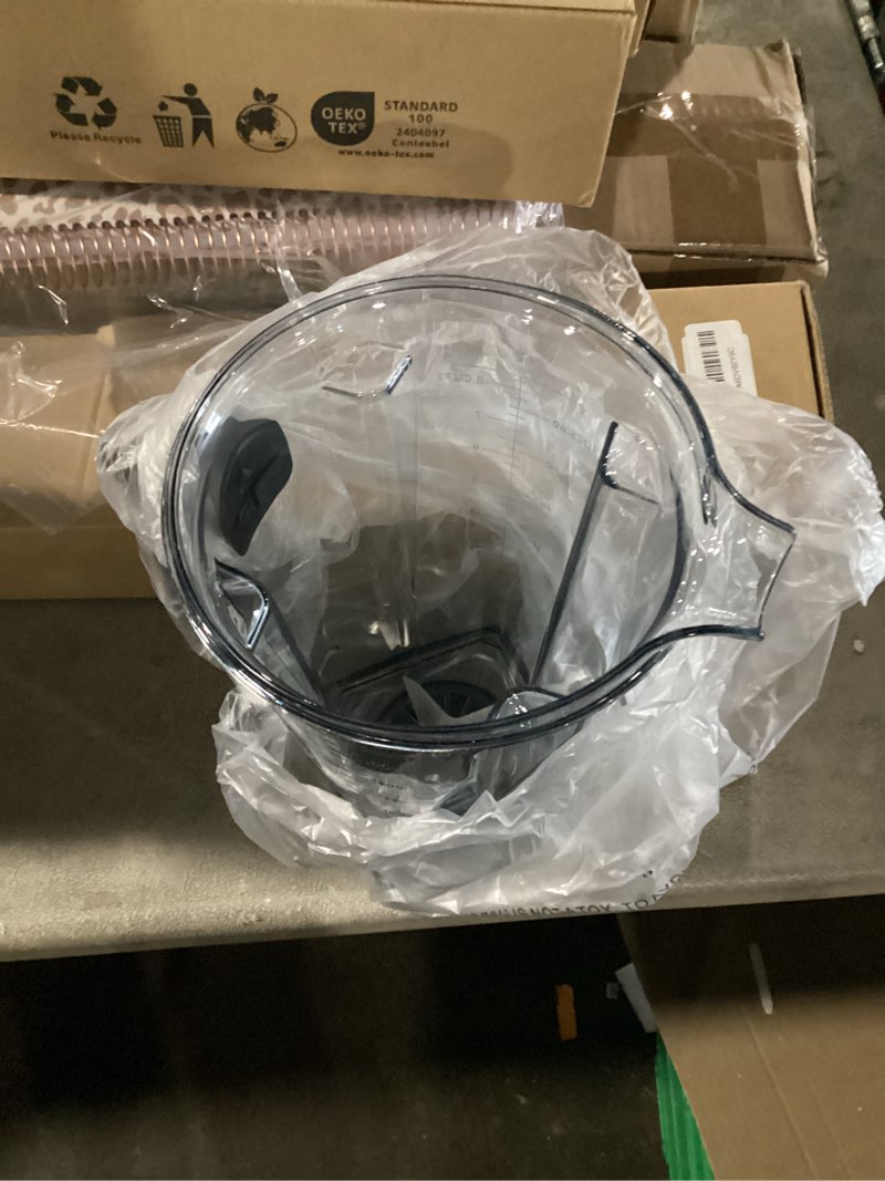 Condition photo showing Good Condition for Blender Pitcher 64 oz. -60865, Clear, 5200 Replacement Container for 4500,5000,5300,6000,6300,6500,7500,200,300,500,750,780,VM0102,VM0103, etc. 2-year full warranty Clear BPA-free PC