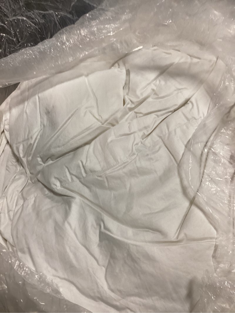 Condition photo showing Good Condition for premium down duvet insert, full/queen, down