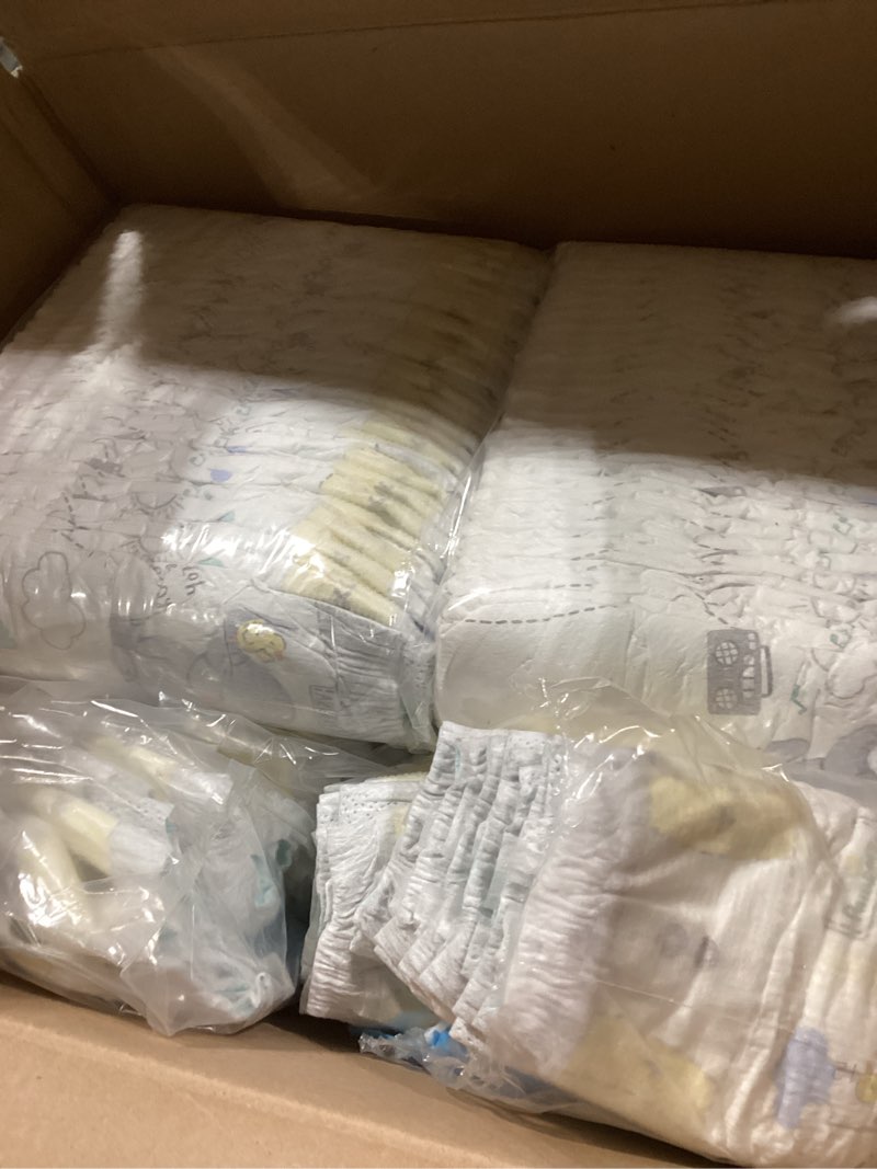 Condition photo showing Good Condition for Pampers Swaddlers Diapers, Size 4 (15-34 lbs), 150 Count, Absorbent, Keeps Baby Dry and Comfortable, Skin Safe Disposable Baby Diaper (Packaging May Vary) Size 4 150