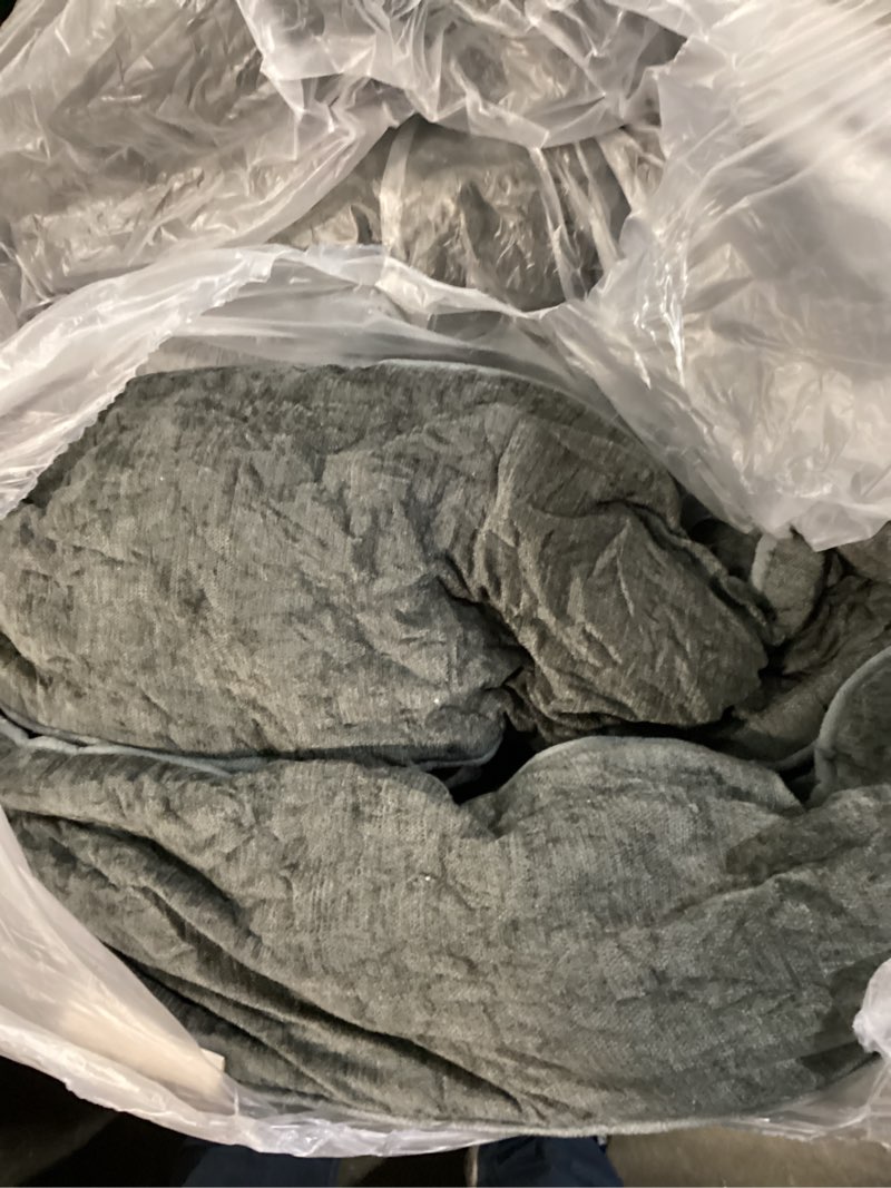 Condition photo showing As Is for Similar Andency Queen Comforter