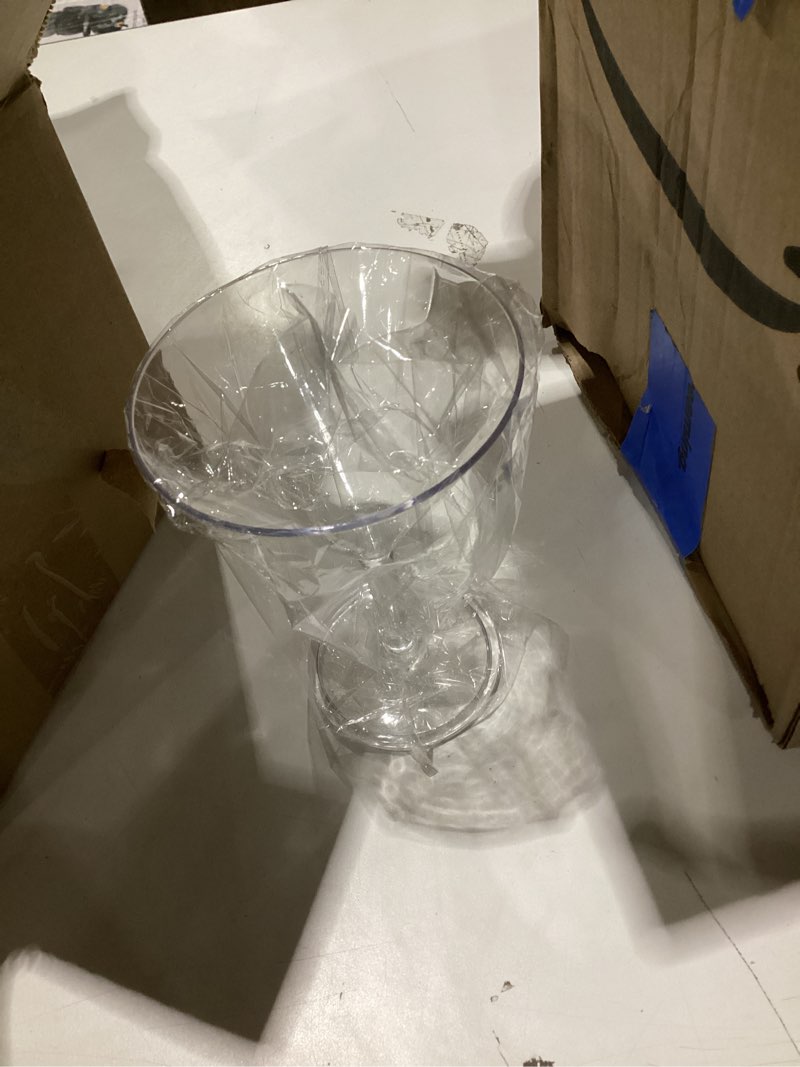 Condition photo showing New/Like New for 4 pack!!! Carlisle FoodService Products 564607 Alibi Shatter-Resistant Plastic Martini Glass, 9 oz., 6.63\" Height, 2.88\" width, 2.88\" Length, Polycarbonate (Pc), Clear