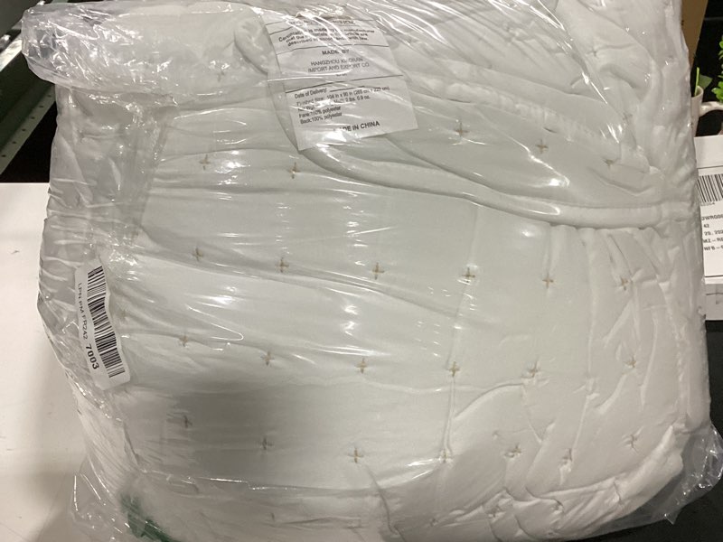 Condition photo showing Good Condition for (product very similar) wdcozy white cloud king size quilt set, tan lightweight farmhouse bedspread, rustic country coverlet, taupe camel soft bedding, thin comforter for all season - 3 pieces, 104x90 inches white king