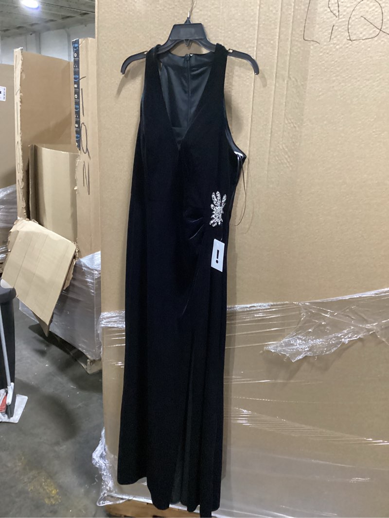 alex evenings women's long velvet halter neck mother of the bride gown with beaded hip and front sli