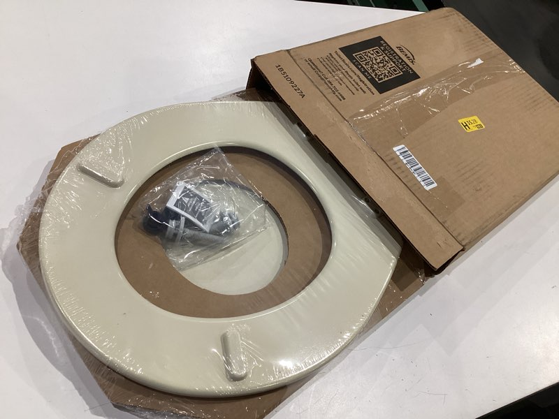 Condition photo showing New/Like New for bemis 500ec 146 toilet seat, 1 pack round, almond