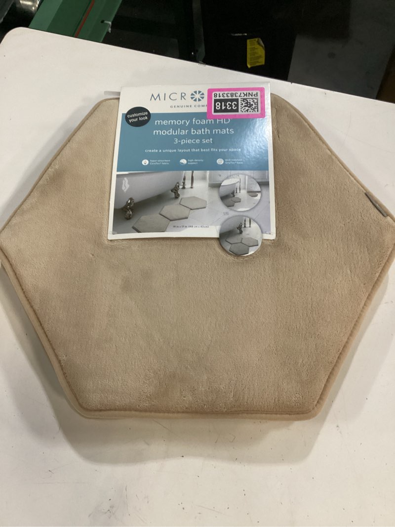 Condition photo showing New/Like New for microdry  memory foam hd modular bath mats 3-piece set with griptex skid-resistant base, 19x17