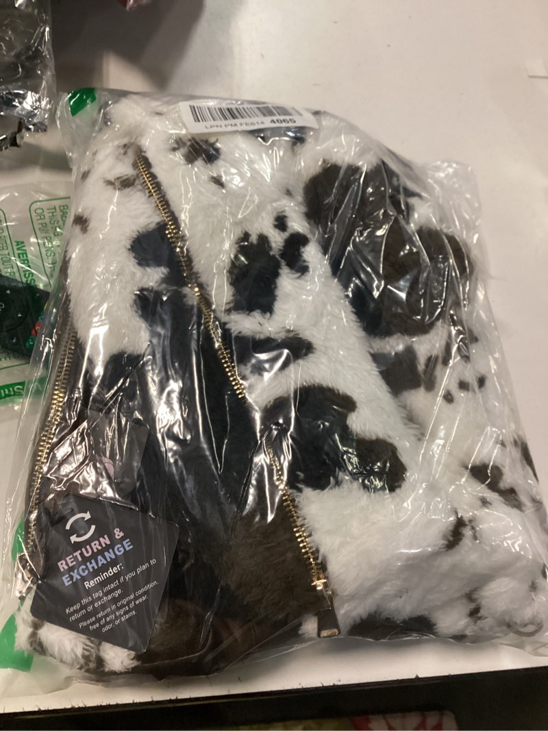 Condition photo showing Good Condition for Women's Fuzzy Cow Print Vest Cozy Lightweight Sherpa Fleece Vest for Women Sleeveless Outerwear with Pockets XX-Large Black Cow Print