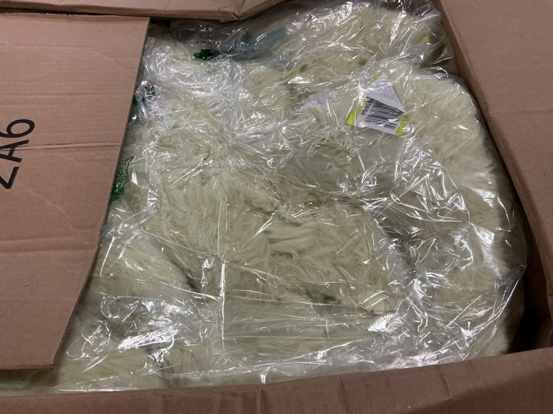 Condition photo showing Good Condition for light green rabbit plush area rug for bedroom living room sofa,8'x10' faux fur fluffy shaggy rectangular square rug for kids teen girls room,furry carpet rug for nursery baby room decor for teenage