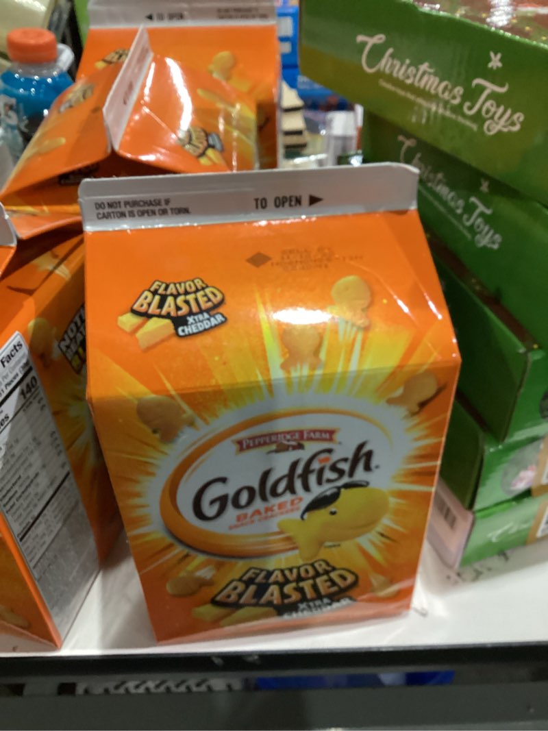 Condition photo showing New/Like New for Goldfish Flavor Blasted Xtra Cheddar Cheese Crackers, 27.3 oz Carton Xtra Cheddar 27.3 Ounce (Pack of 1)
