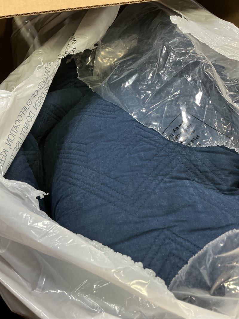Condition photo showing Good Condition for wdcozy 100% cotton oversized king quilt set - navy blue california cal king size soft lightweight modern bedspread, farmhouse country rustic coverlet, textured like linen, shabby chic bedding navy california king (118"x106")