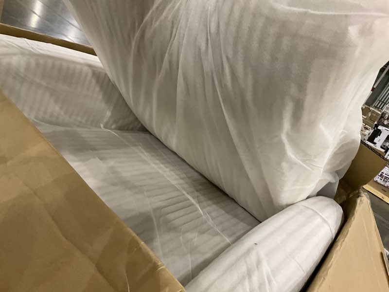 Condition photo showing Good Condition for Chair color beige 