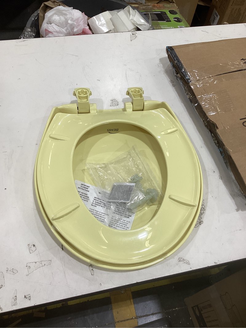 Condition photo showing Good Condition for bemis 70 durable plastic toilet seat, round, white