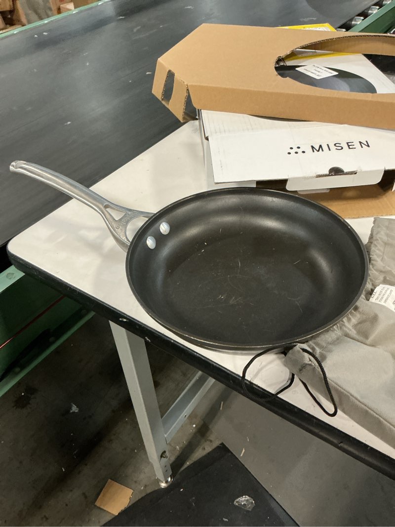 Condition photo showing Good Condition for Misen Carbon Nonstick™ Frying Pan – Carbon Steel Pan, Naturally Nonstick No-Coating Surface, Ultra-Durable & Oven-Safe, Induction & Gas Compatible - 10 Inch