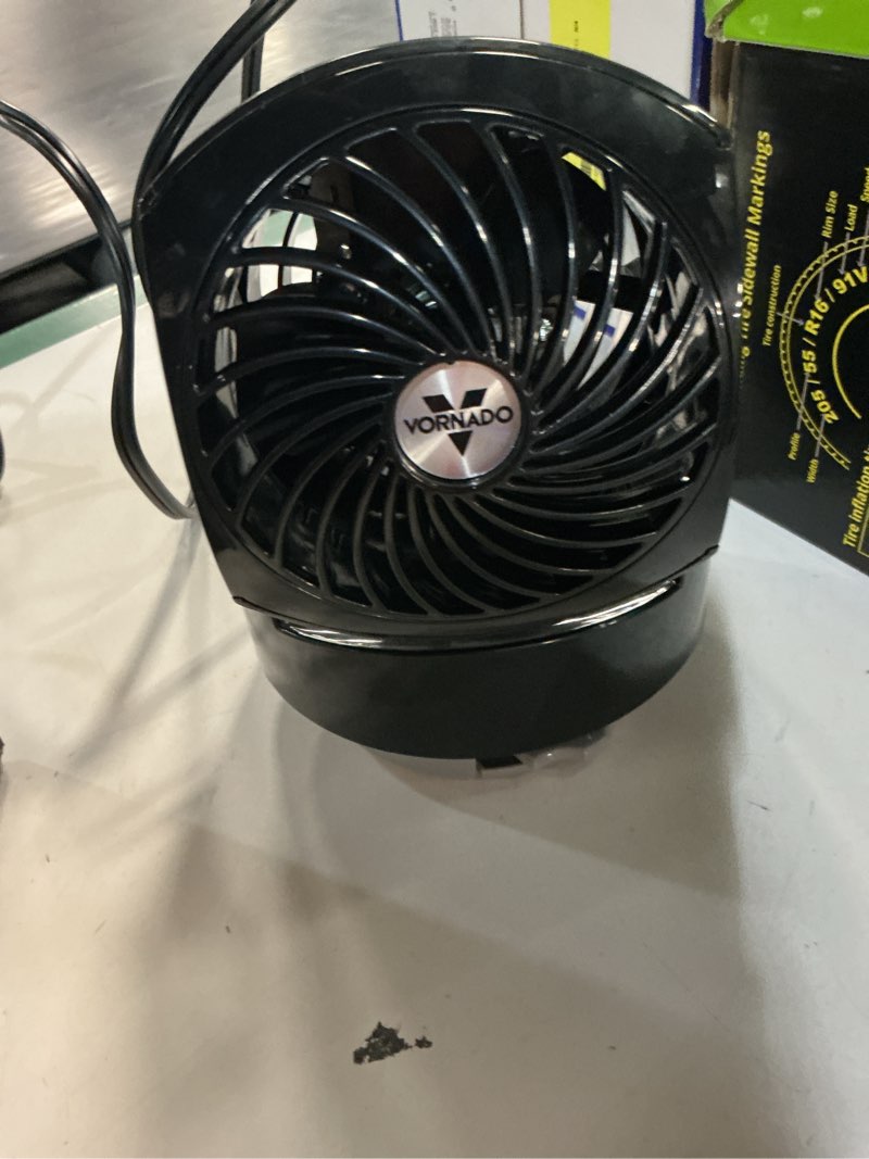 Condition photo showing Good Condition for vornado flippi v6 compact air circulator fan, adjustable head, 2 speeds, black