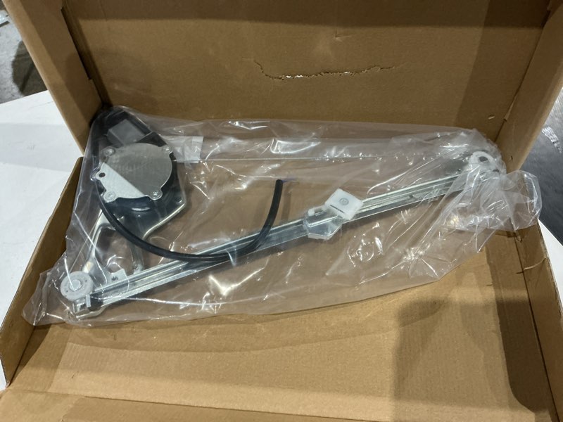 Condition photo showing Good Condition for jc whitney window regulator compatible with 1990-1993 mercedes benz 300d, 1990-1993 mercedes benz 300e, 1990-1993 mercedes benz 300te (124) chassis rear, driver side jm491712