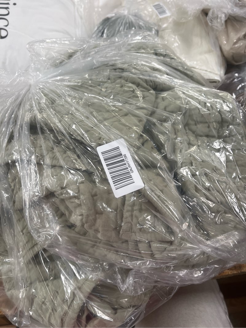 Condition photo showing Good Condition for european linen cotton stitch quilt set, full/queen, willowleaf