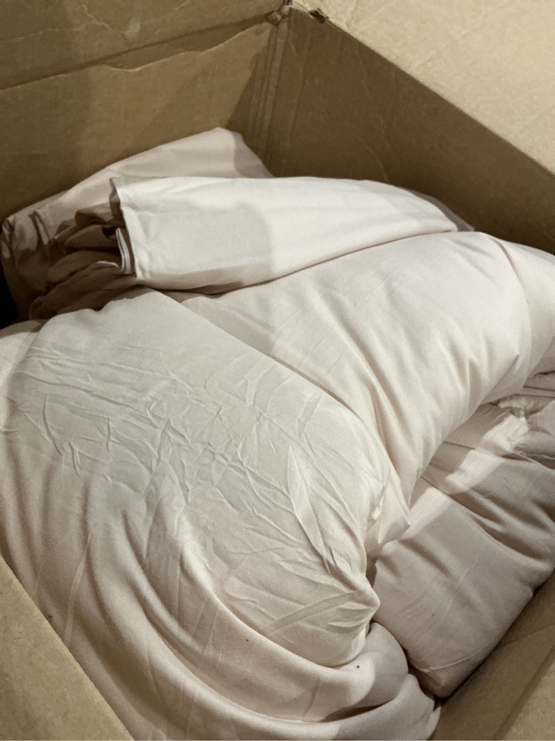 Condition photo showing As Is for incomplete )))muxhomo 7-piece queen comforter set, seersucker bedding in a bag, queen size luxury all-season bedding set with comforter, flat sheet, fitted sheet