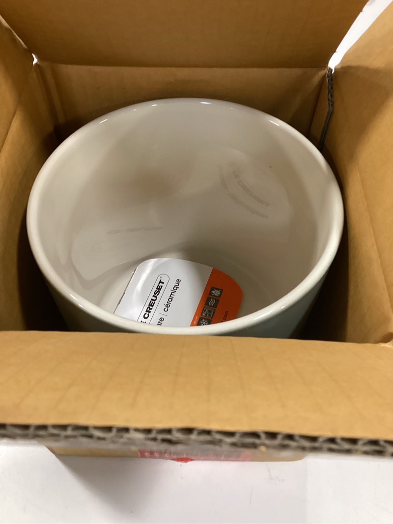 Condition photo showing New/Like New for Le Creuset Stoneware Signature Utensil Crock, 2.7 qt., Sea Salt