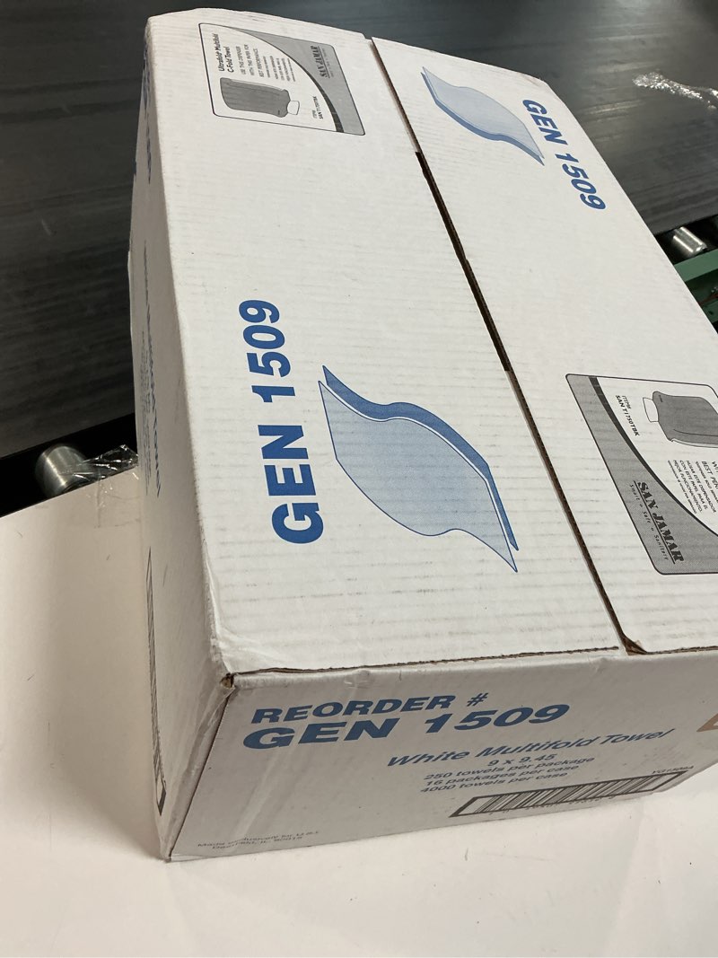 Condition photo showing New/Like New for gen multifold paper towels, 1-ply, white, 4000 towels (gen1509)