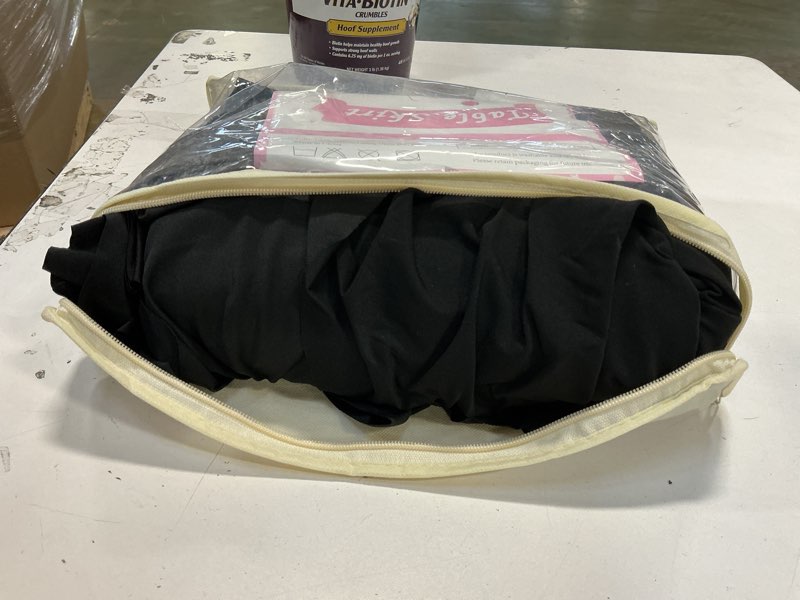 Condition photo showing Good Condition for 60 Inch Black Round Tablecloth, 1 Pack Wrinkle Resistant 5ft Spandex Table Cover Circle, Washable Stretchy Table Cloth Round Cover for Banquet Wedding Birthday Dinner Party Black 60" (Round)