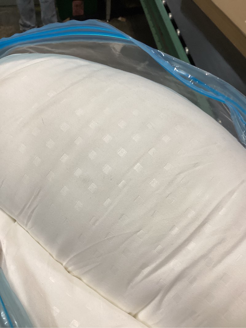 Condition photo showing Good Condition for standard size bed pillows for sleeping 4 pack,luxury hotel pillows,comfortable and supportive,machine washable,suitable for stomach,back and side sleepers. white standard (pack of 4)