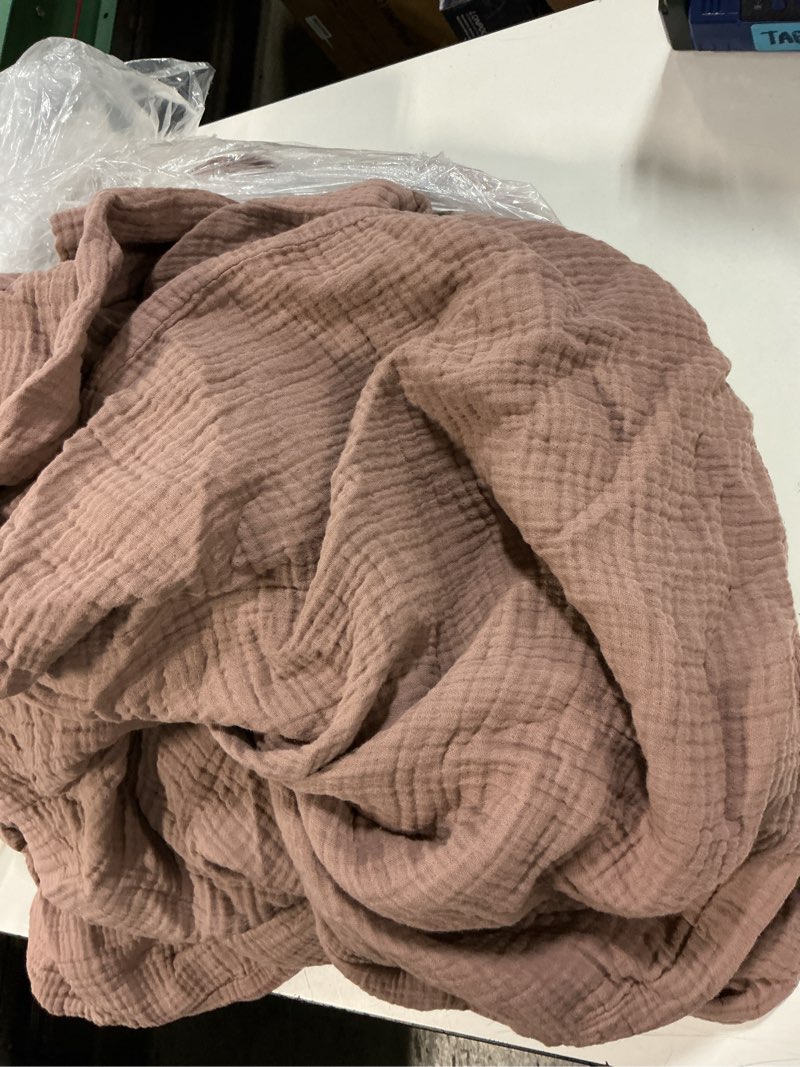 Condition photo showing As Is for quince organic cotton gauze duvet cover king cali king fig