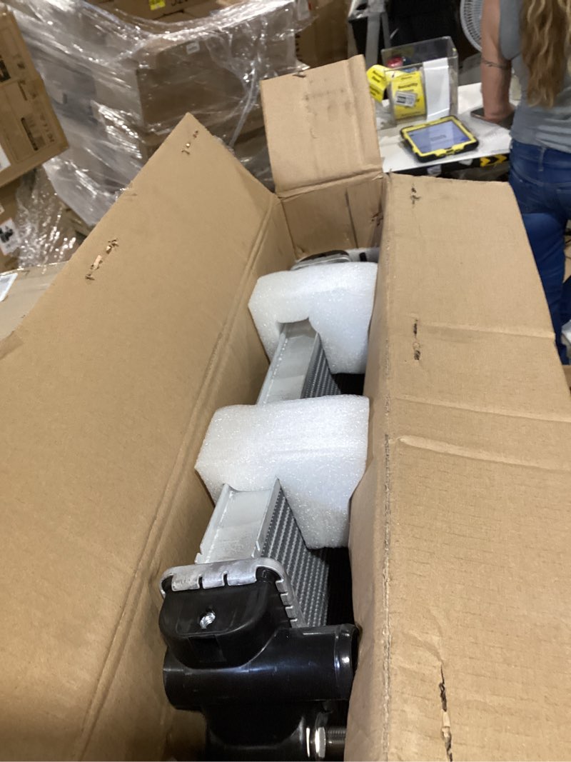 Condition photo showing New/Like New for engine radiator compatible with toyota forklift 8fgcu20 8fgcu25 8fgcu30, replace 16410-u2201-71