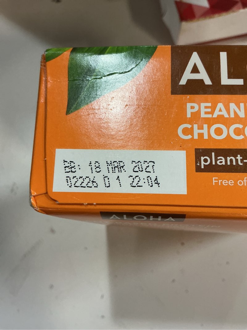 Condition photo showing New/Like New for (bb: 18/03/2027)aloha organic plant based protein bars |peanut butter chocolate chip | 1.98 oz (pack of 12) | vegan, low sugar, gluten free, paleo, low carb, non-gmo, stevia free, soy free, no sugar alcohols peanut butter chocolate chip 12 count (pack of 1)