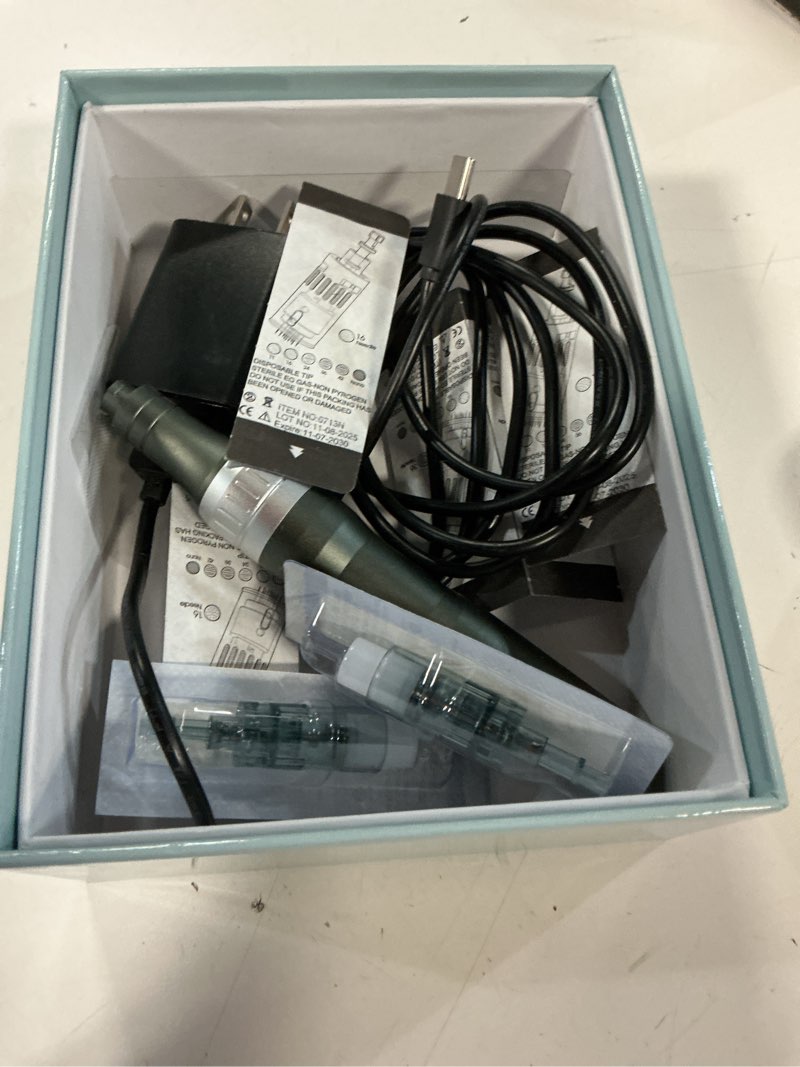 https://lotting-media.assets.bidfta.com/lotting_2439cf76-47a3-4175-9f5b-f1728cd2e648