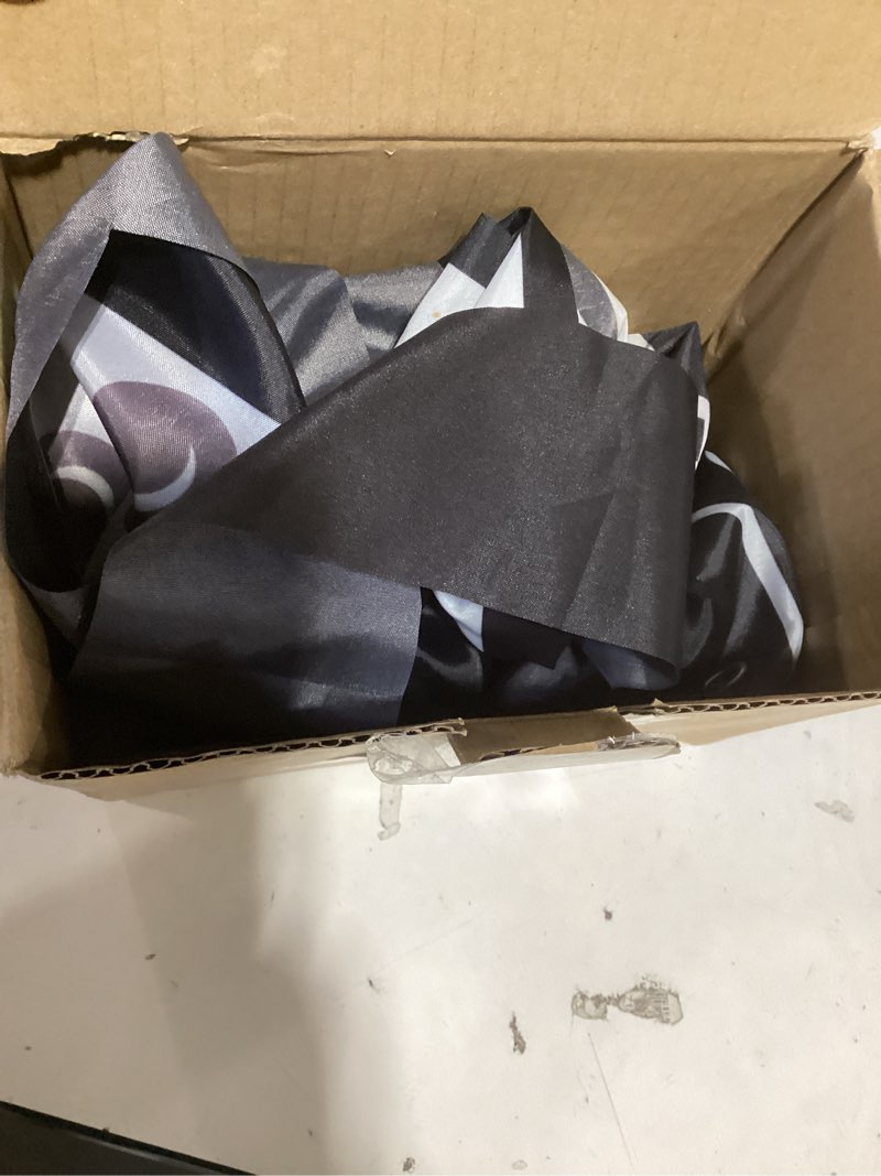 Condition photo showing Good Condition for Large 32 x 24 Inch Movie Night Photo Booth Props Corrugated Plastic Movie Theater Picture Selfie Frame Cinema Photo Frame Selfie Props Accessories for Family Holiday Birthday Baby Shower Party Supply