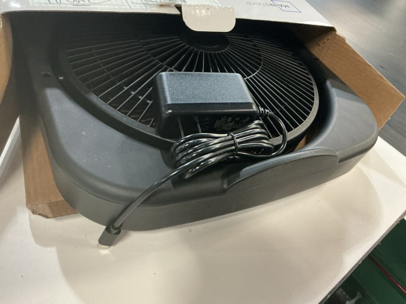 Condition photo showing Good Condition for mainstays 9" portable fan black