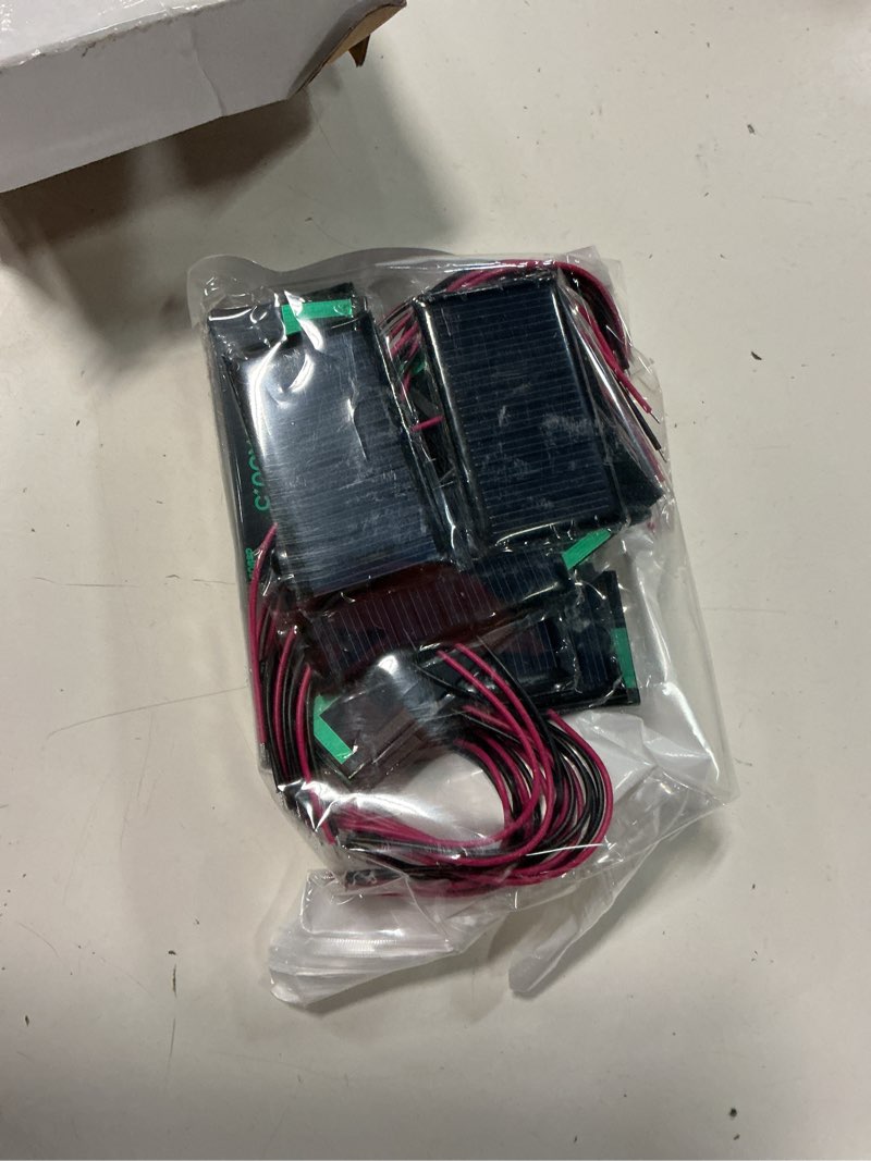 Condition photo showing New/Like New for retisee 30 pcs 5v 30ma mini solar cells mini solar panels polysilicon diy electric materials photovoltaic cells with wires diy system kits