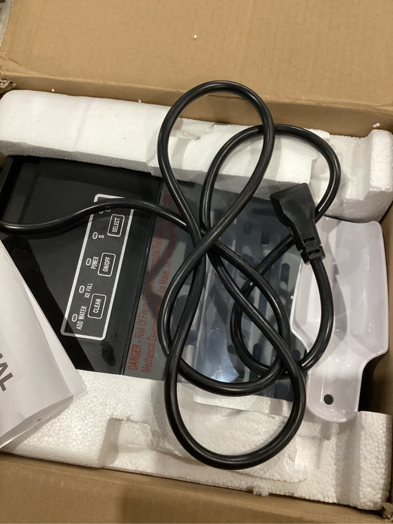 Condition photo showing Good Condition for portable ice maker