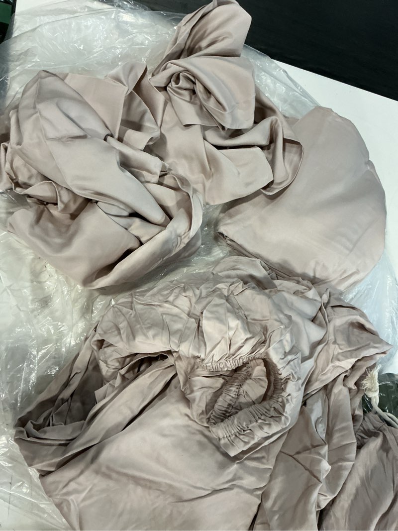 Condition photo showing As Is for quince bamboo sheet set of 4, queen, soft blush