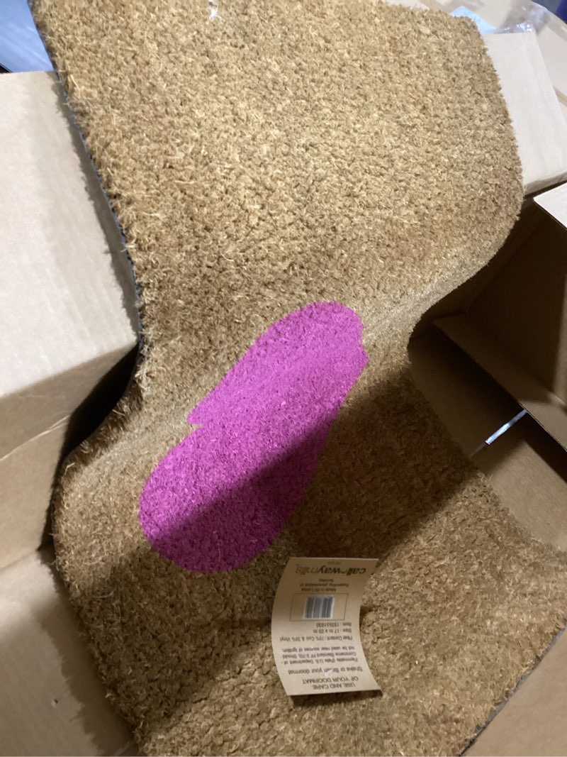 Condition photo showing Good Condition for Calloway Mills Madison Heart Doormat (Pink, 17" x 29") Pink 17" x 29"