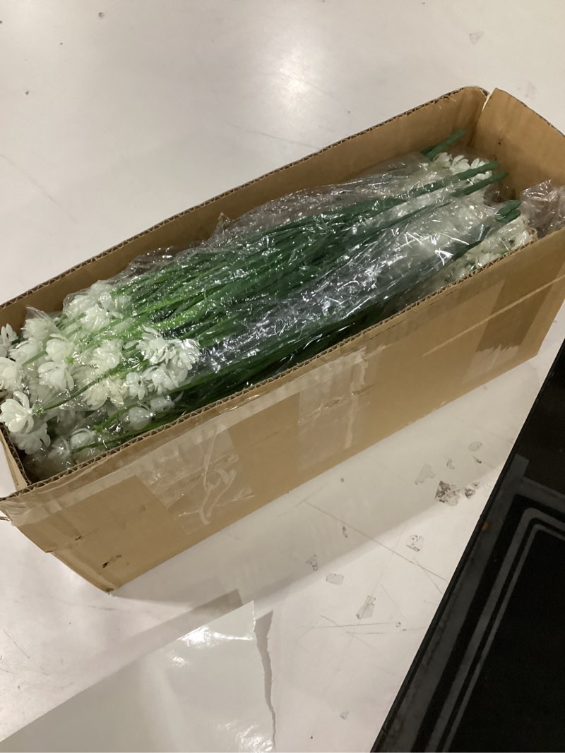 Condition photo showing Good Condition for Fake flowers