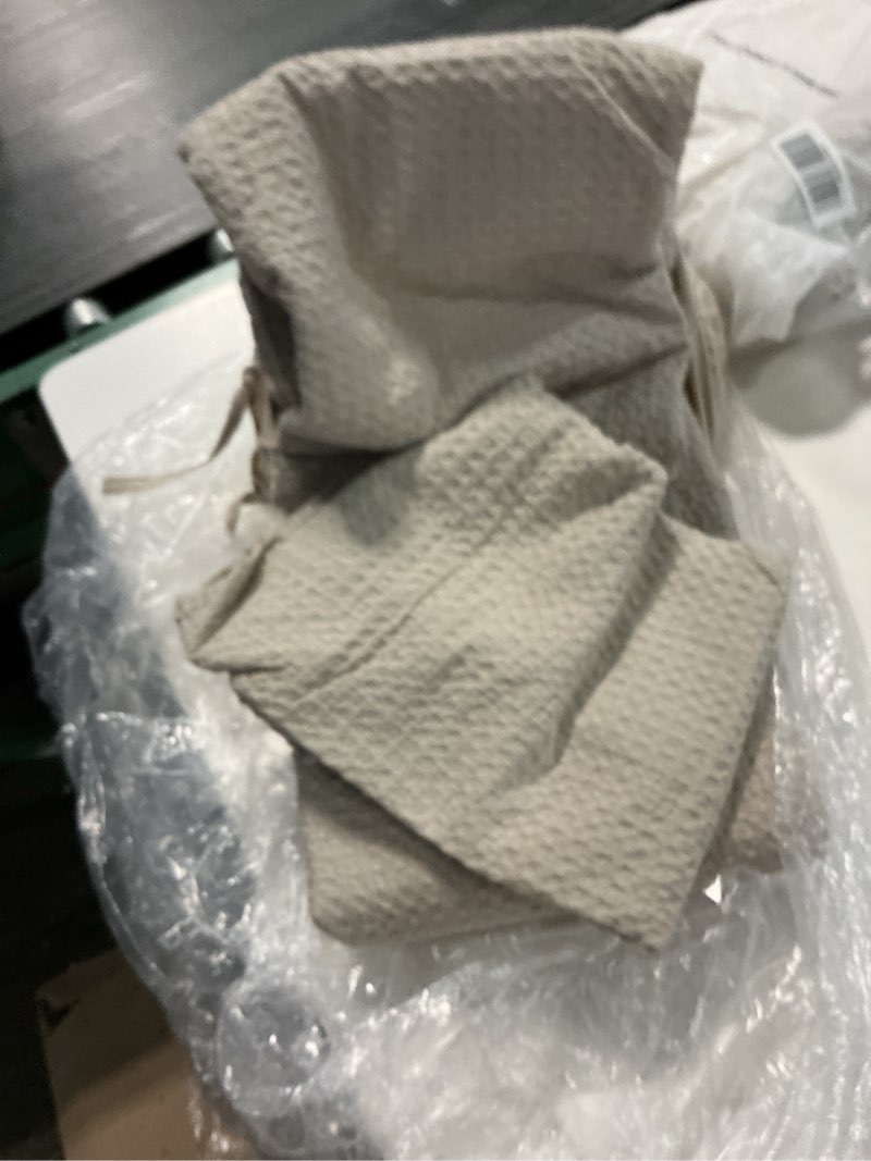 Condition photo showing Good Condition for organic luxe honeycomb duvet cover set color: sand size: king/cal king