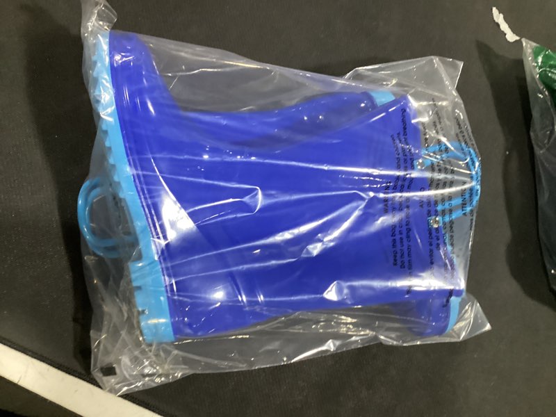 Condition photo showing Good Condition for kids rainboots blue
