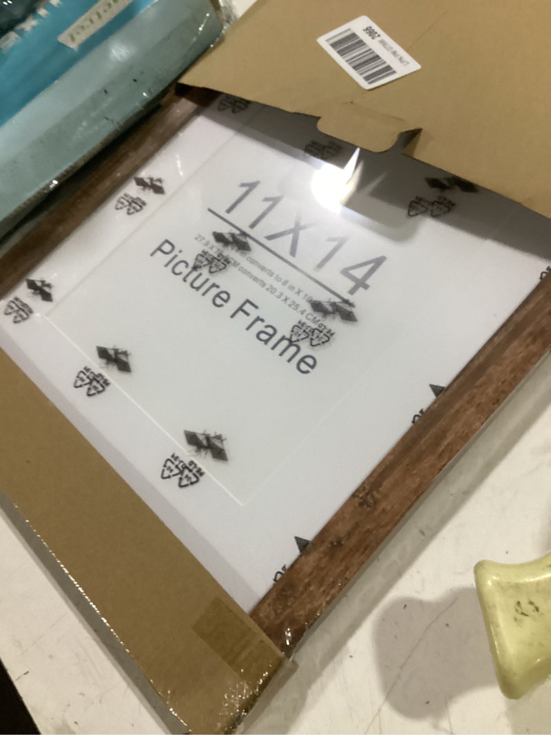 Condition photo showing Good Condition for kennethan 11x14 picture frame rotten brown 2 pcs wooden frame can display 8x10 picture with mat or 11x14 without mat on the wall for home decoration,holiday gift 11x14"-1pack rotten brown