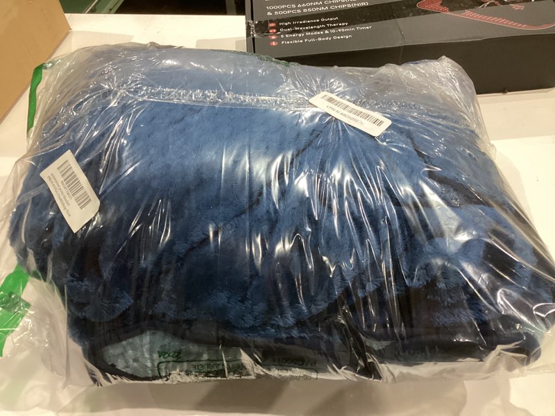 Condition photo showing Good Condition for PetAmi Waterproof Dog Blanket, Leakproof XL Pet Blanket for Large Dogs, Furniture Sofa Couch Cover Protector, Fleece Cat Throw Bed Crate Kennel, Reversible Washable Soft Plush, Twin 60x80 Navy Blue X-Large (60x80) Navy/Blue