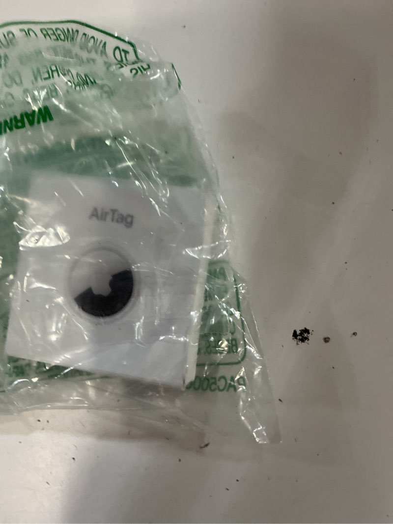 Condition photo showing New/Like New for apple airtag (2nd generation): tracker for keychain, wallet, and more; locator with sound; simple one-tap setup with iphone or ipad; key finder with up to 1.5x precision finding range* 1 pack